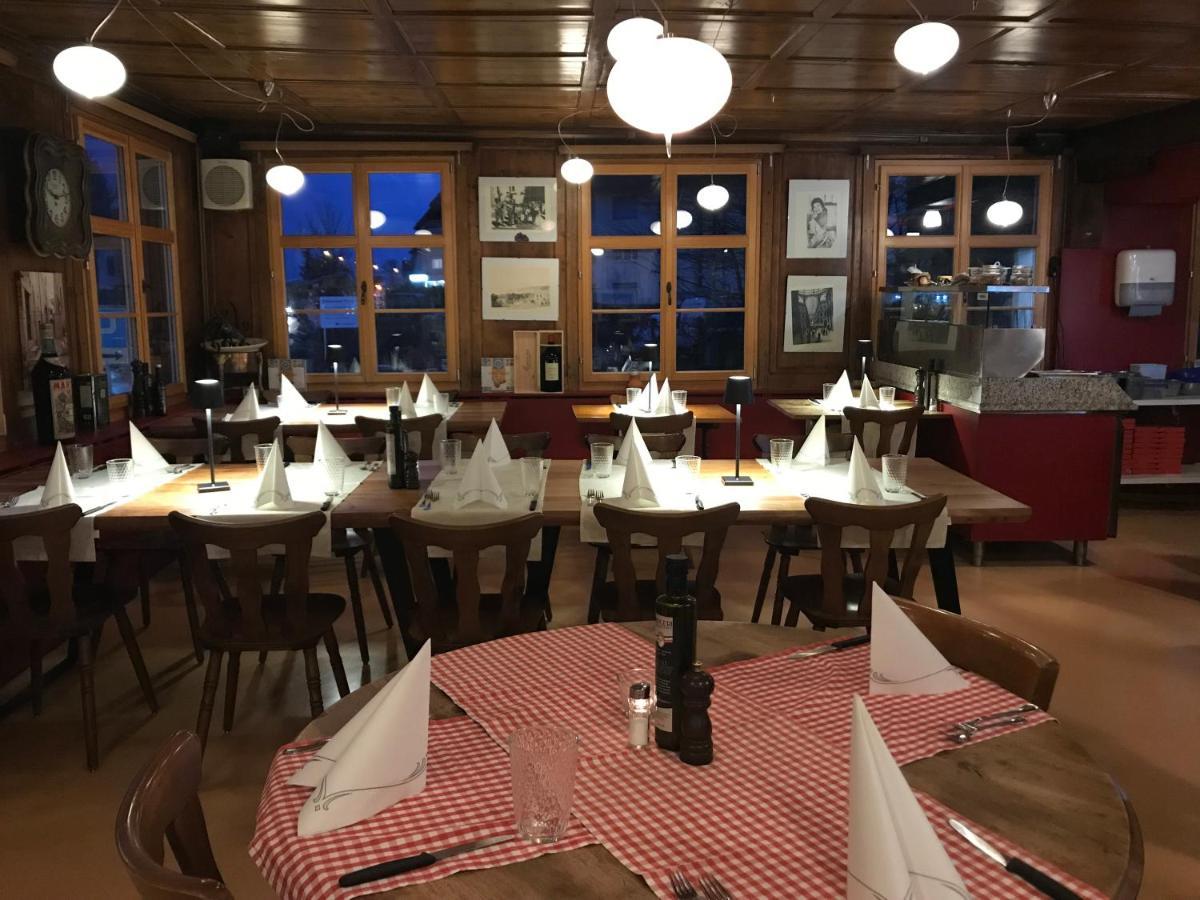 Hotel Restaurant Pizzeria Rotes Haus Munsterlingen ภายนอก รูปภาพ