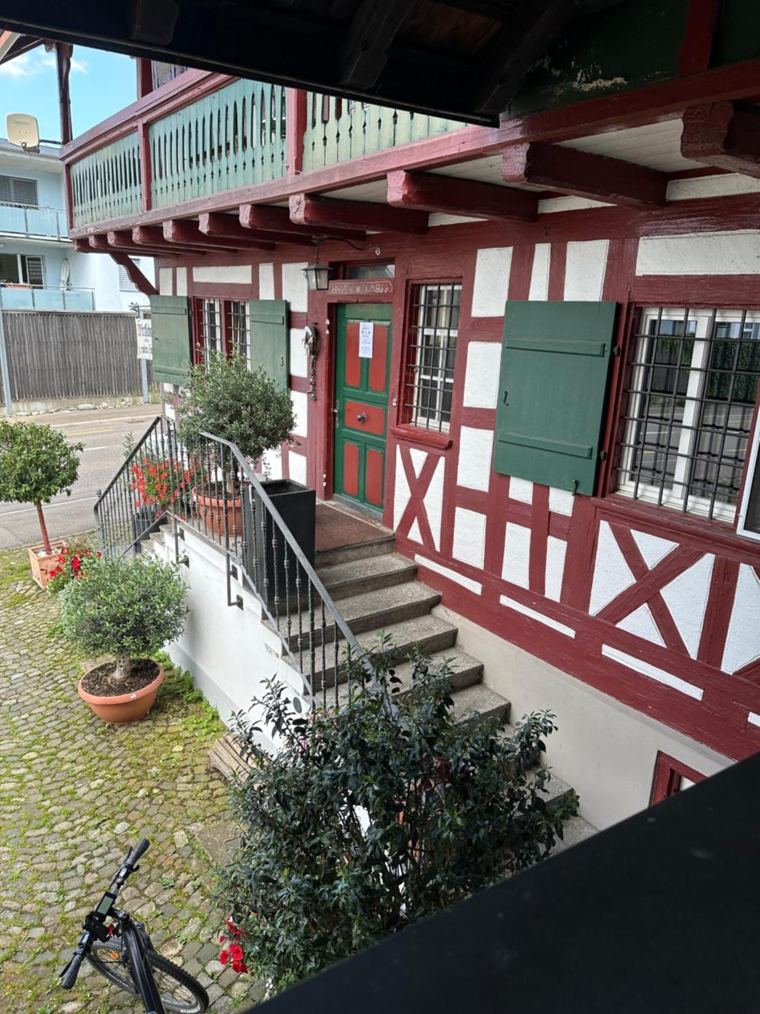 Hotel Restaurant Pizzeria Rotes Haus Munsterlingen ภายนอก รูปภาพ